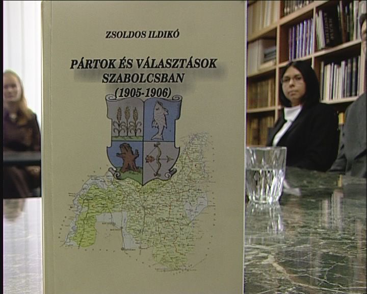 Pártok és választások Szabolcsban 1905-1906 a címe Zsoldos Ildikó napokban megjelent kötetének, melyben többek között a dualizmus korának egyetlen az ellenzék által nyert választását dolgozta fel a történész. 