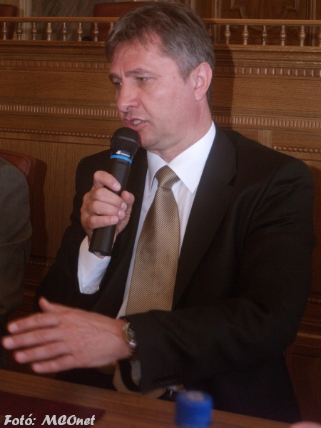 Dr. Vinnai Győző, a 2. sz. választókerület Fidesz-KDNP-s egyéni képviselője 