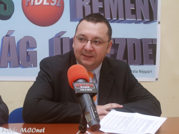 Román István  országgyűlési képviselő, gazdasági és informatikai bizottság tagja 
