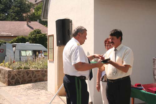 szepesi_tabornok_jutalmat_kapott_a_kozgyules_elnoketol_965_20070627110409_558.jpg