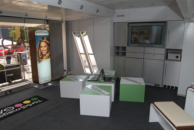 Nyíregyházán a Garnier és a Volkswagen közös roadshow-ja a Rólad szól! 2008 kampány Nyíregyháza