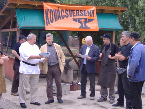 2008. június 7-én 10 órától hivatalosan is elkezdődött a I. Nemzetközi Dísz- és Fegyverkovácsok Versenye! Kelet-Nyugat Expo, Kiállítás, Vásár, Rendezvény, Autó Kiállítás, Rendezvényszervezés, Vásárok, Kiállítás Nyíregyháza, Kiállítás Szabolcs-Szatmár-Bereg megye, Kiállítások, Konferenciák, Szakkiállítás, Szakmai konferencia, Kelet-Nyugat Nemzetközi Kiállítást és Vásár, Bútor- és Konyhakiállítás, East-West Expo, Bau Építőipari Szakkiállítás, Nemzetközi kiállítás 2008. június 7-én 10 órától hivatalosan is elkezdődött a I. Nemzetközi Dísz- és Fegyverkovácsok Versenye! Kelet-Nyugat Expo, Kiállítás, Vásár, Rendezvény, Autó Kiállítás, Rendezvényszervezés, Vásárok, Kiállítás Nyíregyháza, Kiállítás Szabolcs-Szatmár-Bereg megye, Kiállítások, Konferenciák, Szakkiállítás, Szakmai konferencia, Kelet-Nyugat Nemzetközi Kiállítást és Vásár, Bútor- és Konyhakiállítás, East-West Expo, Bau Építőipari Szakkiállítás, Nemzetközi kiállítás