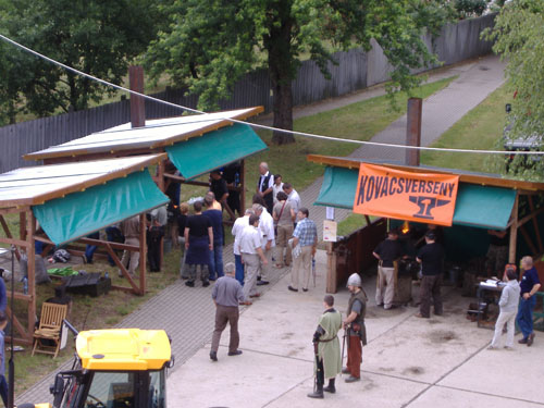 2008. június 7-én 10 órától hivatalosan is elkezdődött a I. Nemzetközi Dísz- és Fegyverkovácsok Versenye! Kelet-Nyugat Expo, Kiállítás, Vásár, Rendezvény, Autó Kiállítás, Rendezvényszervezés, Vásárok, Kiállítás Nyíregyháza, Kiállítás Szabolcs-Szatmár-Bereg megye, Kiállítások, Konferenciák, Szakkiállítás, Szakmai konferencia, Kelet-Nyugat Nemzetközi Kiállítást és Vásár, Bútor- és Konyhakiállítás, East-West Expo, Bau Építőipari Szakkiállítás, Nemzetközi kiállítás 2008. június 7-én 10 órától hivatalosan is elkezdődött a I. Nemzetközi Dísz- és Fegyverkovácsok Versenye! Kelet-Nyugat Expo, Kiállítás, Vásár, Rendezvény, Autó Kiállítás, Rendezvényszervezés, Vásárok, Kiállítás Nyíregyháza, Kiállítás Szabolcs-Szatmár-Bereg megye, Kiállítások, Konferenciák, Szakkiállítás, Szakmai konferencia, Kelet-Nyugat Nemzetközi Kiállítást és Vásár, Bútor- és Konyhakiállítás, East-West Expo, Bau Építőipari Szakkiállítás, Nemzetközi kiállítás