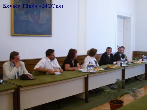 A fogadóbizottság p7171951_332_20080717222437_326.JPG