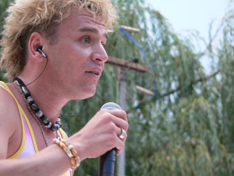 Mészáros Árpád Zsolt – MÁZS – MÁZs – mázs – Sztár – Hazai sztár – Nyíregyházi Sztár - Nyíregyháza – Szabolcs -Szatmár -Bereg - megye – Koncert – Nyíregyháza koncert – Rendezvény – Nyíregyháza rendezvény – Musical – Ének – Énekes – Dal – CD - Színész – Színészet – Operettszínház – Színház – ZEN-élünk Egyesület – Zenekar - Fellépés – Nyíregyháza fellépés – Kultúra – Nyíregyháza kultúra – 2008. augusztus 6 – Nyíregyházi Szabadtéri Színpad – Rajongók – MÁZs-körök – Művész 1936693_854_2008080401625_995.jpg