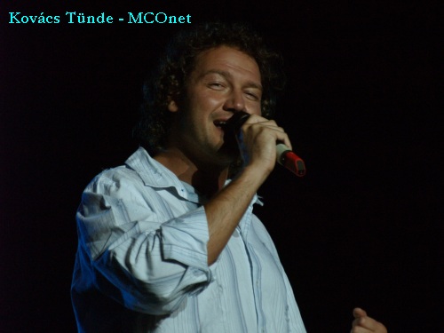 Mészáros Árpád Zsolt – MÁZS – MÁZs – mázs – Sztár – Hazai sztár – Nyíregyházi Sztár - Nyíregyháza – Szabolcs -Szatmár -Bereg - megye – Koncert – Nyíregyháza koncert – Rendezvény – Nyíregyháza rendezvény – Musical – Ének – Énekes – Dal – CD - Színész – Színészet – Operettszínház – Színház – ZEN-élünk Egyesület – Zenekar - Fellépés – Nyíregyháza fellépés – Kultúra – Nyíregyháza kultúra – 2008. augusztus 6 – Nyíregyházi Szabadtéri Színpad – Rajongók – MÁZs-körök – Művész p8060657_537_20080807122212_203.JPG