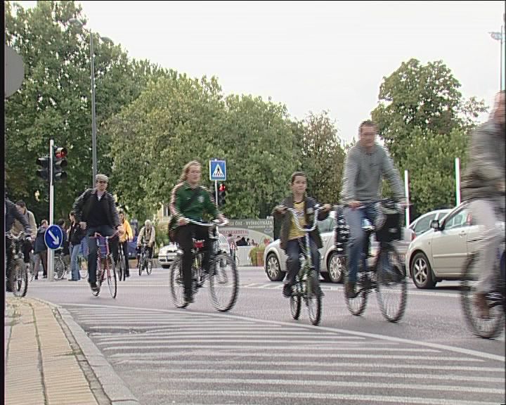 Kerékpárral autó helyett Nyíregyházán Kerékpárral autó helyett Nyíregyházán