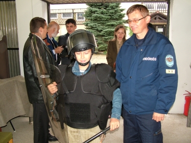 Rendőr öltözékben rajzverseny_nagy2_803_20080917233516_134.jpg