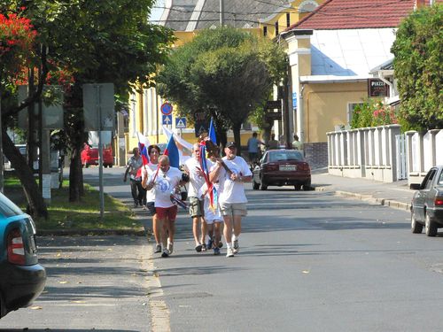 A Rákóczi Városa Alapítvány ( Szécsény ) szervezésében ez évben tizenkettedik alkalommal rendezték meg a Rákóczi emlékfutást. A csapat öt országon át ( Magyarország, Szlovákia, Lengyelország, Ukrajna, Románia ) fut, lengyel, magyar, ukrán, román és magyar csapattagok részvételével. A 34 településen át zajló futás célja nem a versengés, hanem a Rákóczi névvel megszentelt útvonalon bizonyítani: becsüljük egymást, barátsággal együtt működünk a II. Rákóczi Ferenc által több mint 300 évvel ezelőtt meghirdetett, bár akkor a „szövetkezettrendek