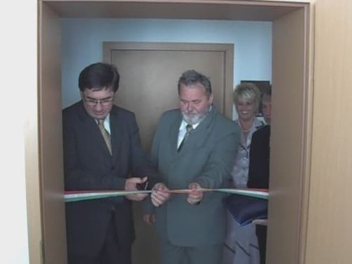 A szalag elvágásakor Szalagvágás