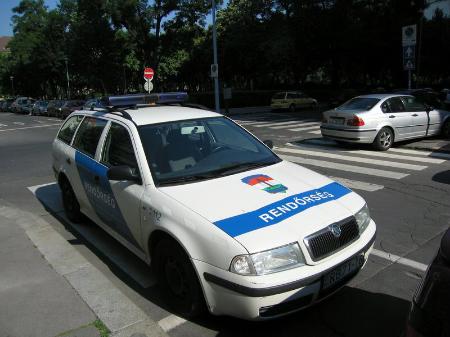 Rendőrautó rendorauto_nagy2_512_20081030111625_335.jpg