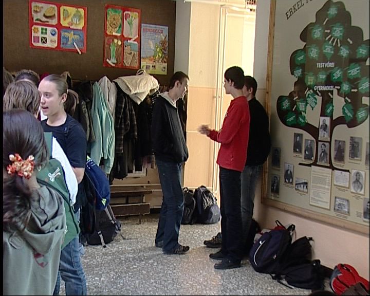 A környezettudatos háztartás- és életmód-vezetés oktatására készíti fel a pedagógusokat az Öko-Pannon Kht. A környezettudatos háztartás- és életmód-vezetés oktatására készíti fel a pedagógusokat az Öko-Pannon Kht.