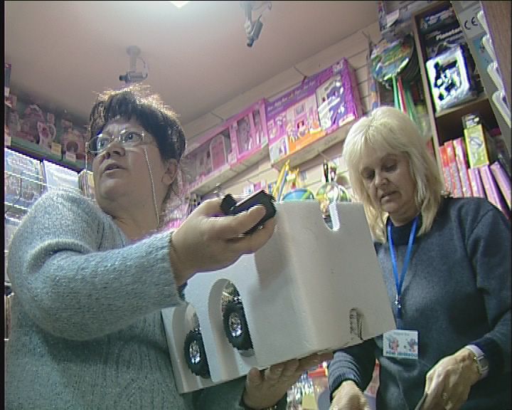 Folytatódik a Csillagszóró akció, ezúttal 10 hatóság ellenőrzi a szezonális karácsonyi termékeket. Folytatódik a Csillagszóró akció, ezúttal 10 hatóság ellenőrzi a szezonális karácsonyi termékeket.