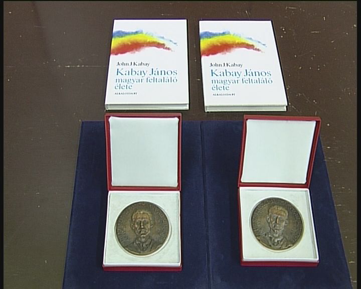 Kabay János-díjat adott át a Műszaki és Természettudományi Egyesületek Szövetségének Szabolcs- Szatmár- Bereg Megyei Szervezete. Kabay János-díjat adott át a Műszaki és Természettudományi Egyesületek Szövetségének Szabolcs- Szatmár- Bereg Megyei Szervezete.
