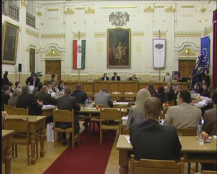 Jövőre mintegy fél milliárd forintos hiánnyal kell számolnia a Szabolcs-Szatmár-Bereg megyei önkormányzatnak. Jövőre mintegy fél milliárd forintos hiánnyal kell számolnia a Szabolcs-Szatmár-Bereg megyei önkormányzatnak.