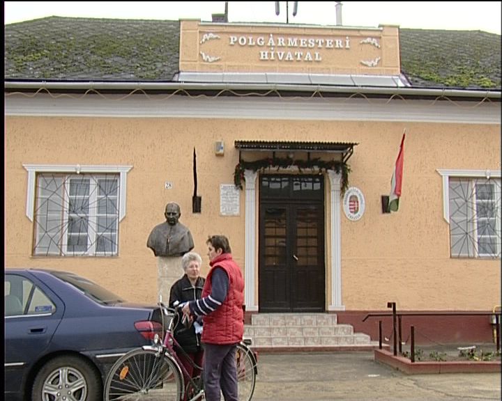 Kisebb fejlesztések, takarékos gazdálkodás. Kisebb fejlesztések, takarékos gazdálkodás.