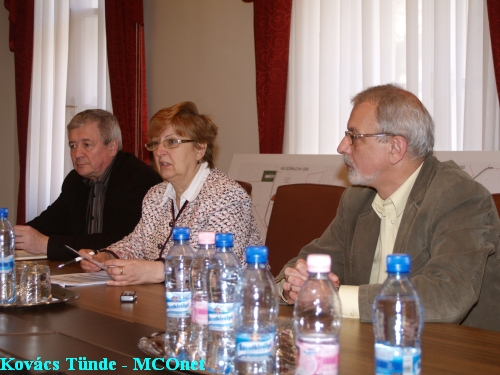 Belus Tamás, Csabai Lászlóné és Veres István pc170038_90_20081218233106_531.JPG