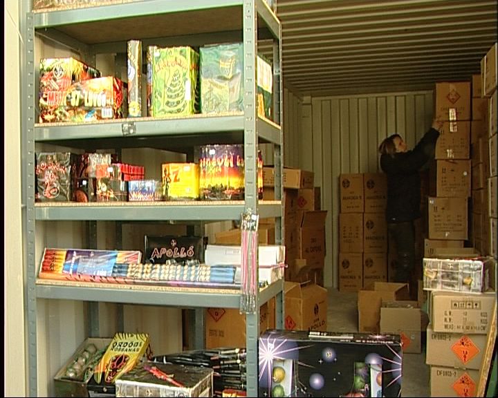 Január ötödikéig lehet a vásárlás helyszínén visszaváltani a megmaradt tűzijátékokat. Január ötödikéig lehet a vásárlás helyszínén visszaváltani a megmaradt tűzijátékokat.