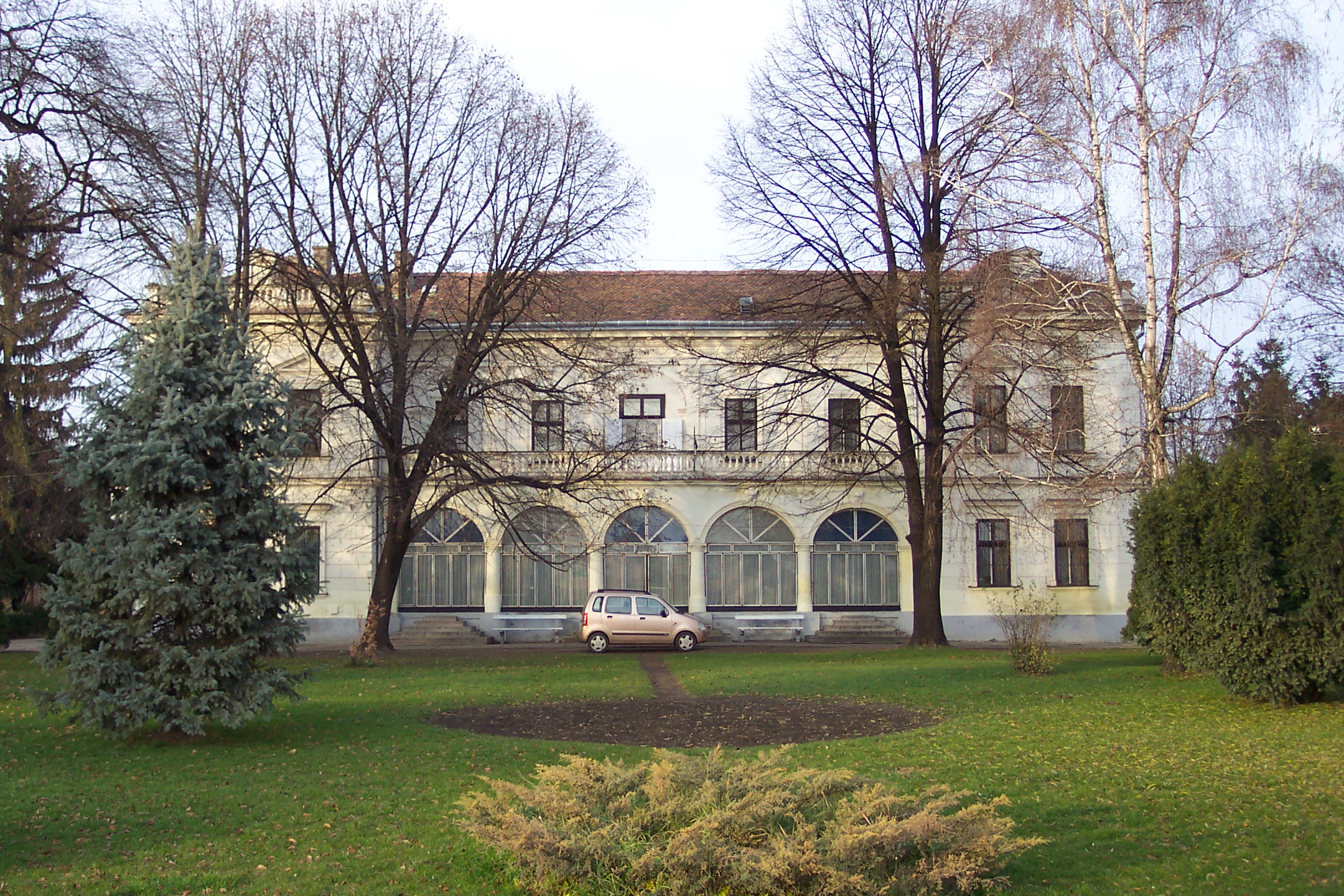 A Gencsy-kastély látképe