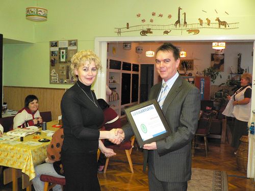 Az év támogatottja veszi át a díjat