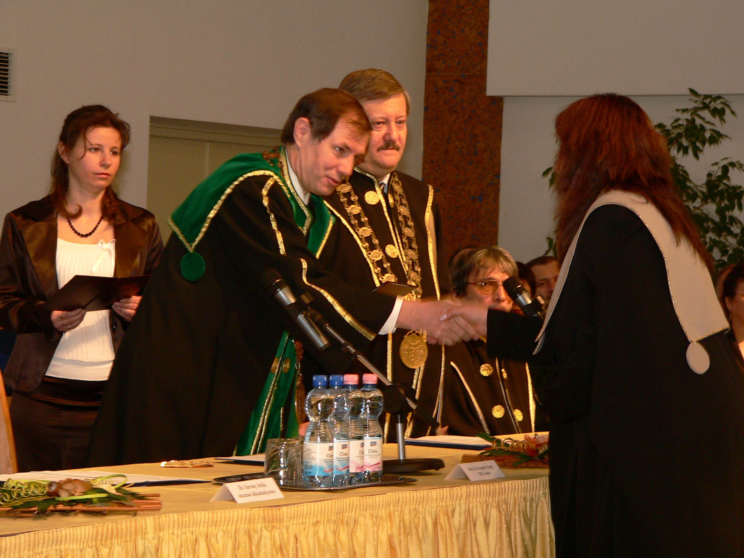 Diplomaosztó a Debreceni Egyetem Egészségügyi Karán 