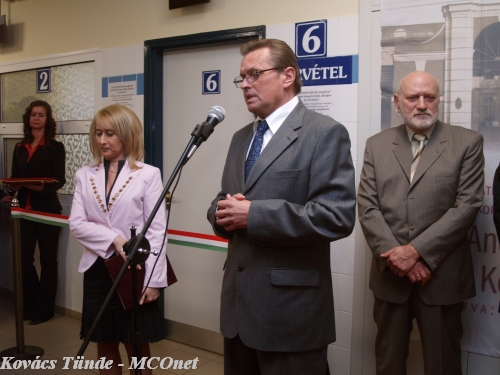 Pikó Károly beszéd közben