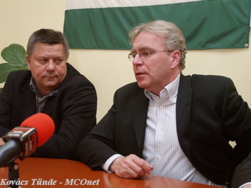 Pokorni Zoltán Pokorni Zoltán interjú közben