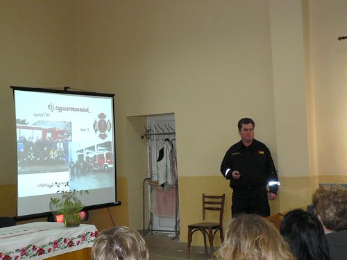 Pernyák Sándor tű. ezredes a Szabolcs-Szatmár-Bereg Megyei Katasztrófavédelmi Igazgatóság Igazgatója tartott előadást a helyi és egyesületi tűzoltóságok működéséről és jelentőségéről pernyák sándor szabolcs megyei katasztrófavédelem konferencia civil szervezet nagydobrony ajak tűzoltó polgárőr