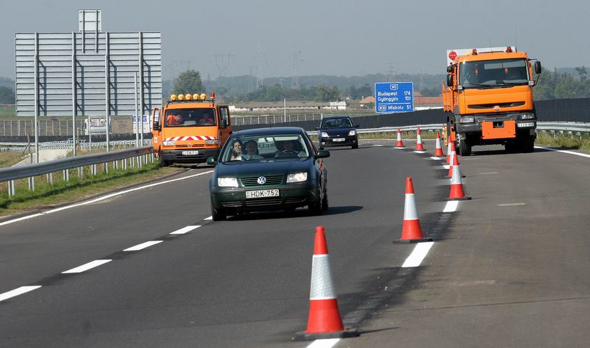 Gyűjtőút a Bokréta utcán