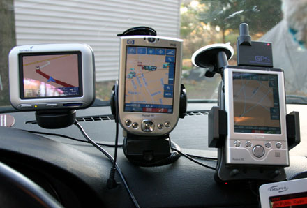 GPS-t kaptak a járőrkocsik