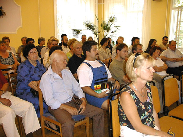 Lakossági fórum Oroson