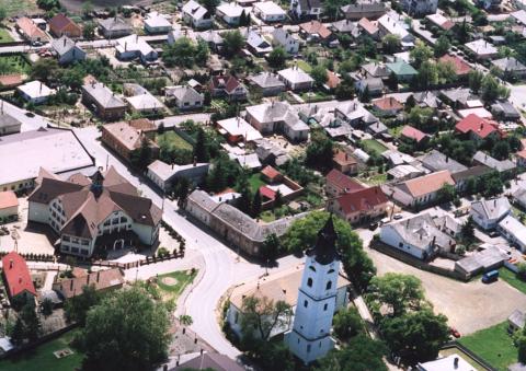 Völgyszínpad épül