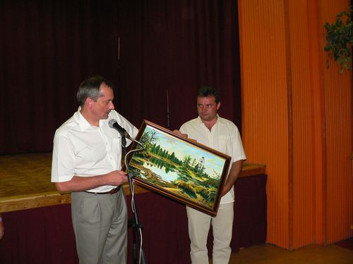 Kerekes Miklós polgármester köszöntője után Hyzne város polgármestrere, Bogus³aw Kotarba megköszönte a meghívást, és a ajak_lengyel_festmeny_kuldottseg_foto_korij