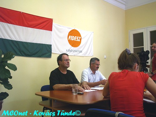 Dr. Lenti István és Simon Miklós Nemrég sajtótájékoztatót tartott Dr. Lenti István és Simon Miklós