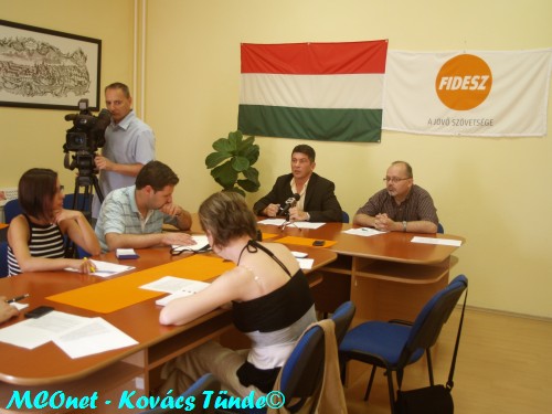 Sajtótájékoztató a Fidesz irodában Sajtótájékoztató a Fidesz irodában