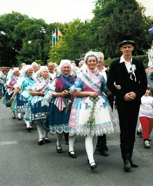 ''Hírös lakodalmak''