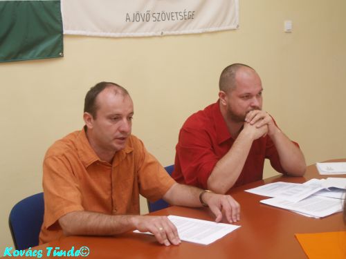 Balról: Marinka Viktor és Palicz György önkormányzati képviselők (Fidesz) A téjékoztatót Palicz György , valamint Marinka Viktor tartották
