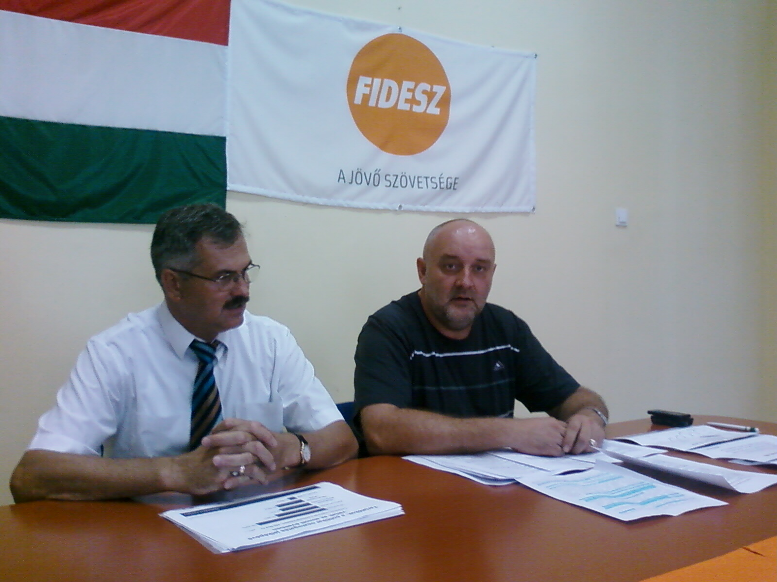 A szocialista kormány nem kezeli, hanem mélyíti a válságot - véli a Fidesz A szocialista kormány nem kezeli, hanem mélyíti a válságot - véli a Fidesz