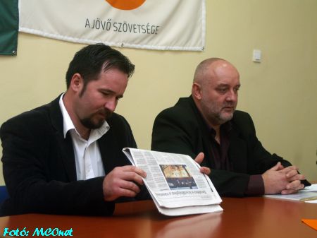 Közös sajtótájékoztató a nyíregyházi Fidesz irodában 