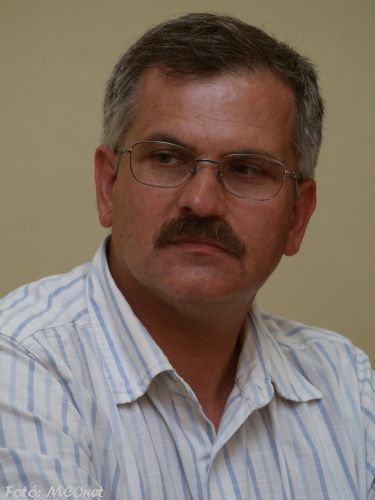 Dr. Simon Miklós Nyírbogát sérelmezi, hogy politikai hovatartozása miatt hátrányba kerül a települése Dr. Simon Miklós Nyírbogát