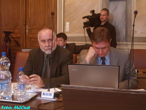 Tormássi Géza és Vinnai Győző (FIDESZ) a Közgyűlésen