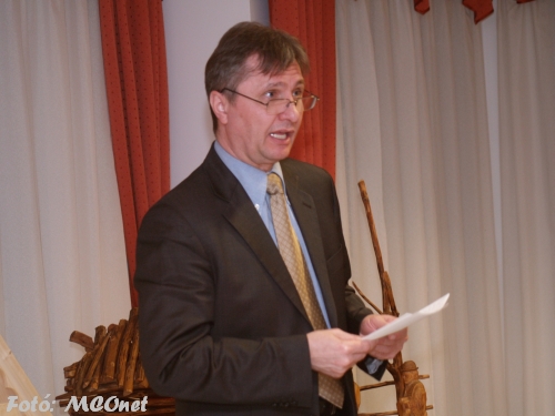 Dr. Vinnai Győző, a Nyíregyházi Főiskola történelem tanára Sólyom László beszédéből is idézett 