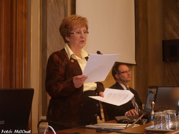 Csabai Lászlóné polgármester beszámolt a két közgyűlés között történtekről 