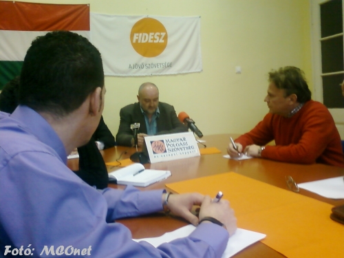 Sajtótájékoztató a Fidesz irodában Fidesz iroda