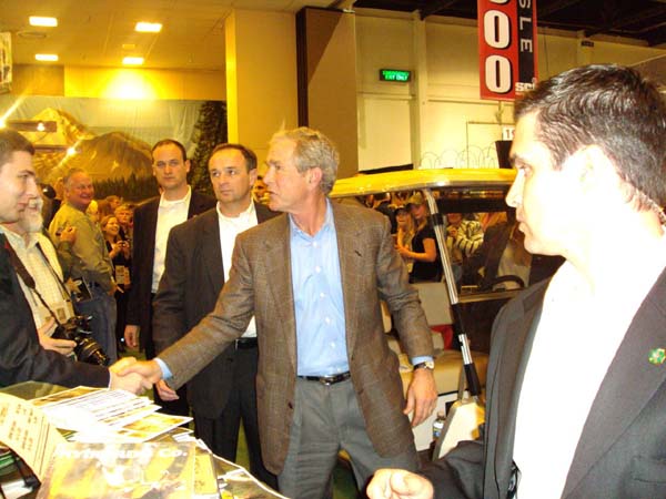 George W. Bush is részt vett a világkiállításon Bush