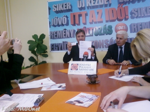 Megbízólevelet és igazolványt érdemes elkérni a kopogtatócédulák gyűjtőitől