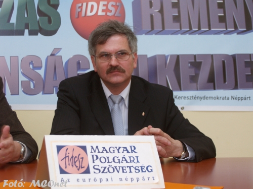 Dr. Simon Miklós országgyűlési képviselő (Fidesz-KDNP) r. Simon Miklós