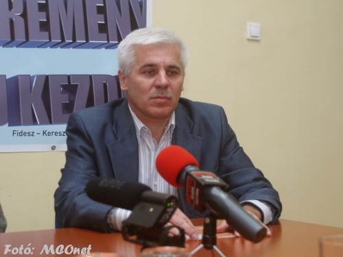 Dr. Kovács Ferenc országgyűlési képviselőjelölt (Fidesz-KDNP) Dr. Kovács Ferenc