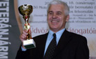 Dr.Kovács Ferenc a Veterán motorok kiállításán
