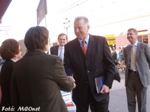Schmitt Pál (Fidesz) köszöntötte a helyi önkénteseket Schmitt Pál (Fidesz)